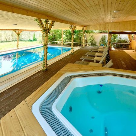 Corbeanca Therme Airport Resort المظهر الخارجي الصورة
