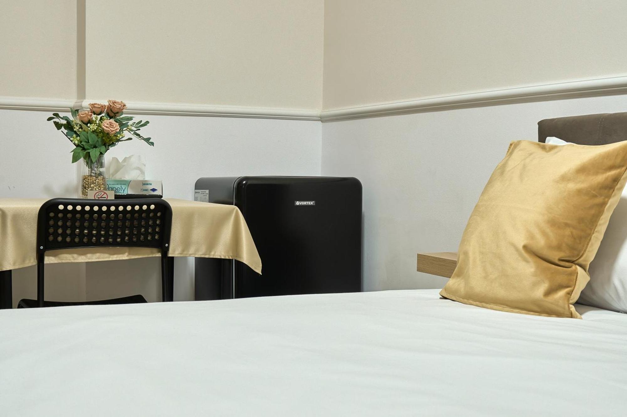 Corbeanca Therme Airport Resort المظهر الخارجي الصورة
