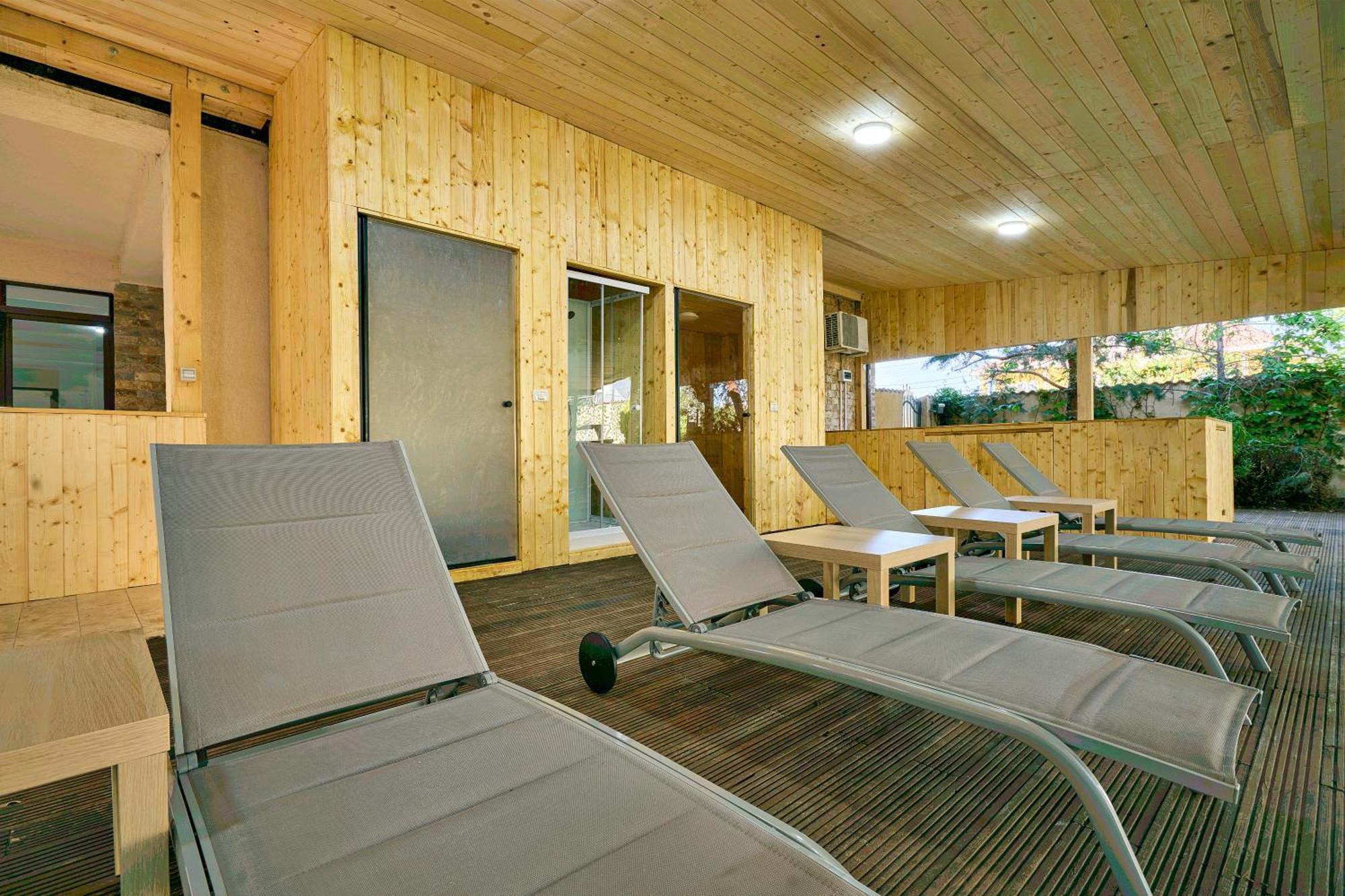 Corbeanca Therme Airport Resort المظهر الخارجي الصورة